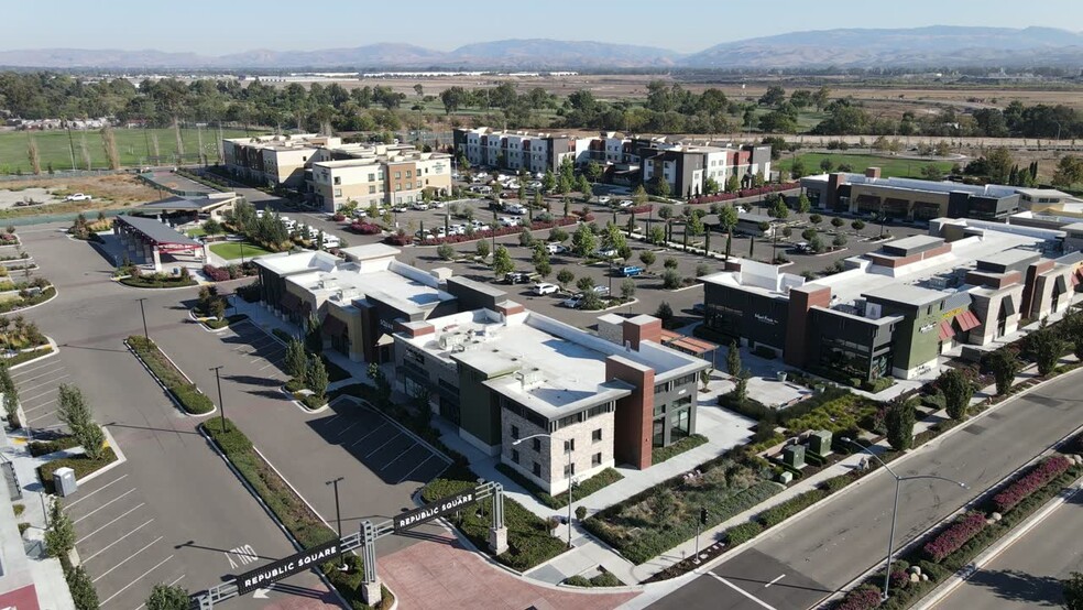 4705-4729 Livermore Outlets Dr, Livermore, CA à louer - Vidéo sur l’annonce professionnelle – Image 2 sur 18