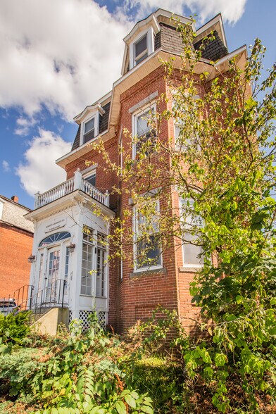 43 Highland St, Worcester, MA à vendre - Photo de l’immeuble – Image 2 sur 22