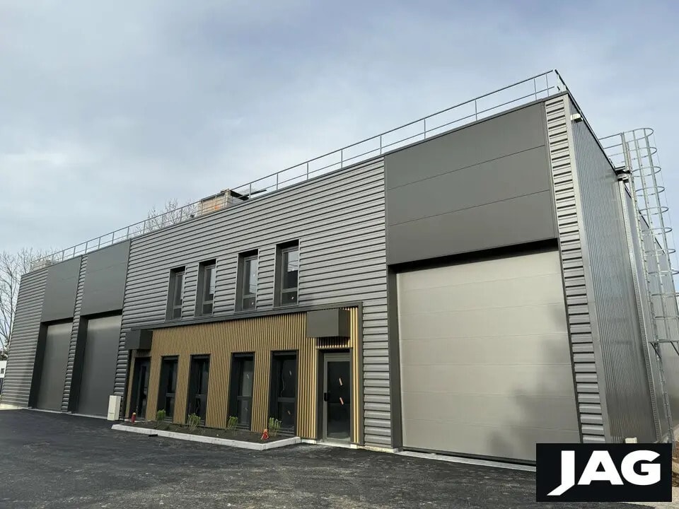 Bureau dans Vénissieux à louer Photo de l’immeuble– Image 1 sur 10