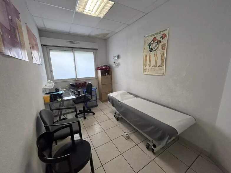 8 Cours Du 11 Novembre, Cagnes-sur-Mer à louer - Photo de l’immeuble – Image 3 sur 7