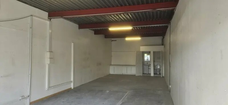 Local commercial dans Roquebrune-sur-Argens à vendre - Photo intérieure – Image 2 sur 7