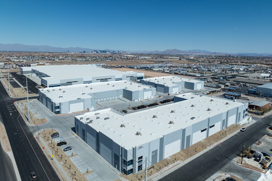 9590 S Rainbow Blvd, Las Vegas, NV à vendre - Photo de l’immeuble – Image 3 sur 11
