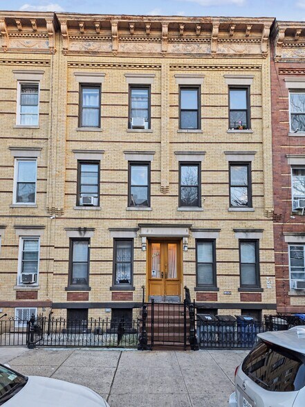 1722 Putnam Ave, Ridgewood, NY à vendre - Photo de l’immeuble – Image 3 sur 30