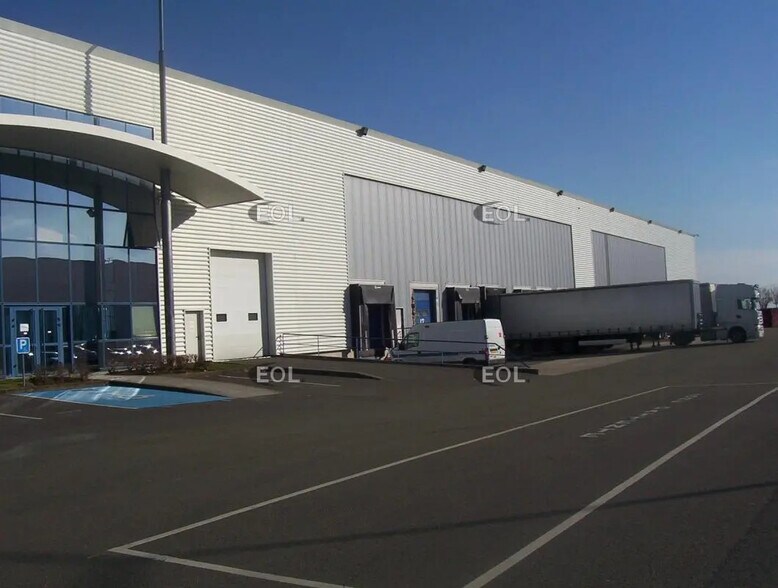 Industriel/Logistique dans Marly-la-Ville à louer - Photo de l’immeuble – Image 1 sur 8