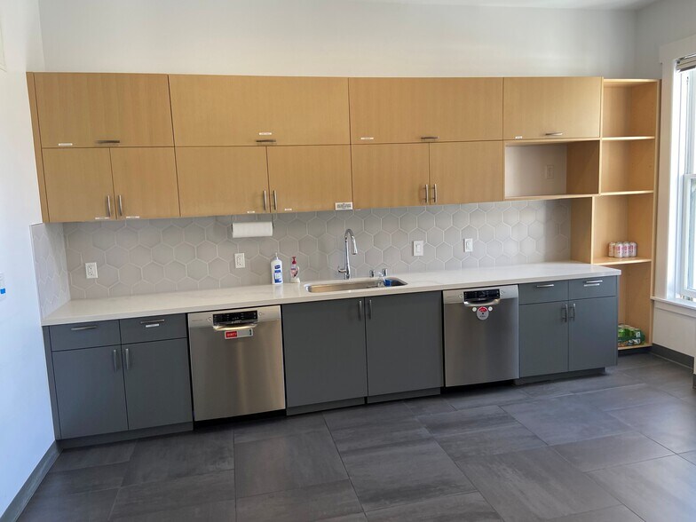 2484 Shattuck Ave, Berkeley, CA à louer - Photo de l’immeuble – Image 3 sur 5