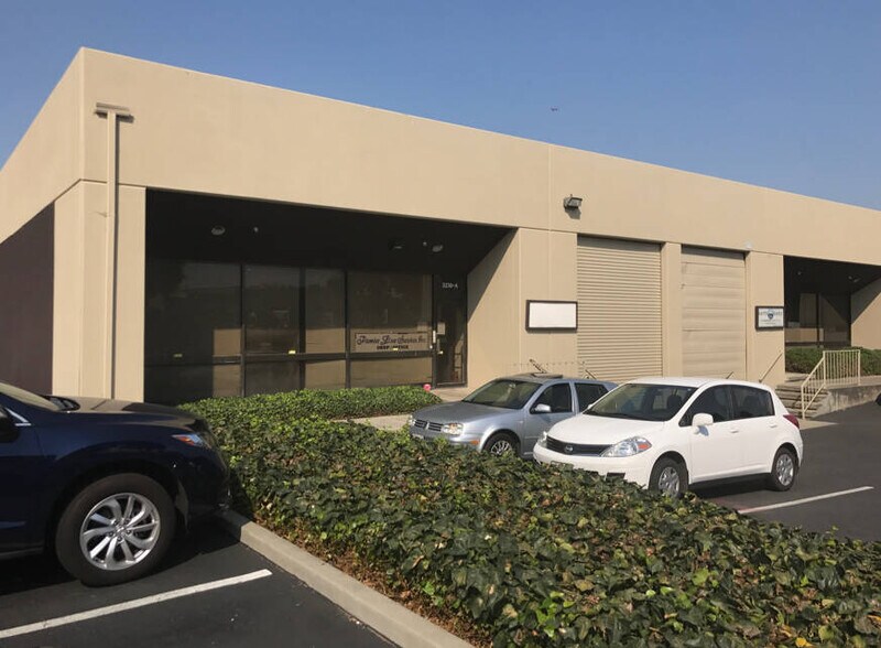 3250 Victor St, Santa Clara, CA à louer - Photo de l’immeuble – Image 1 sur 3
