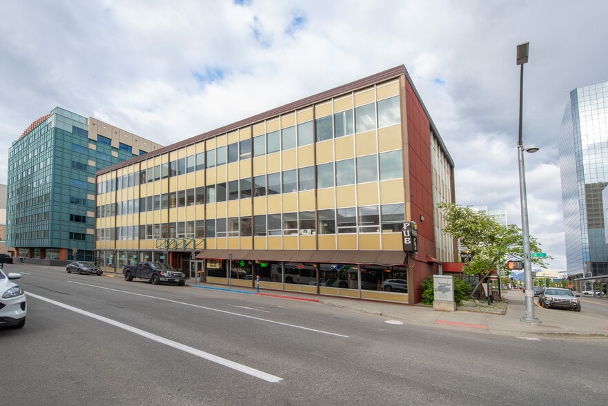 645 G St, Anchorage, AK à louer - Photo de l’immeuble – Image 2 sur 9