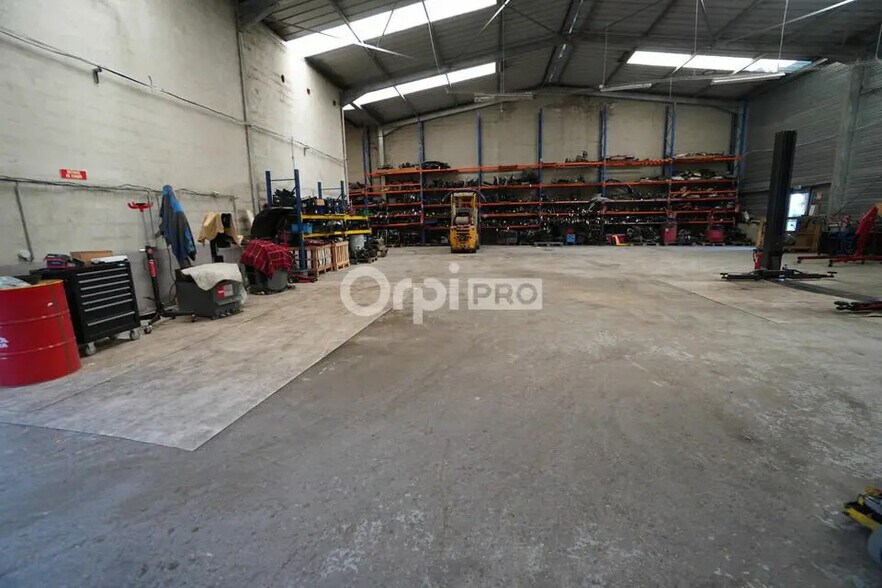 Local d'activités dans Saint-Apollinaire à vendre - Photo de l’immeuble – Image 2 sur 6