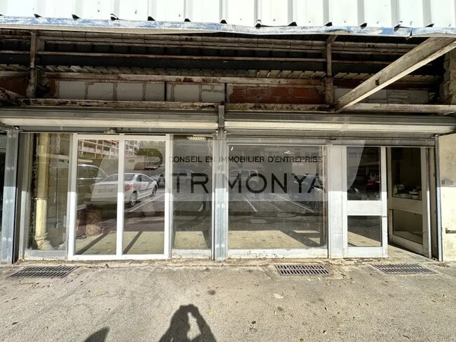 Plus de détails pour Local d’activités à vendre