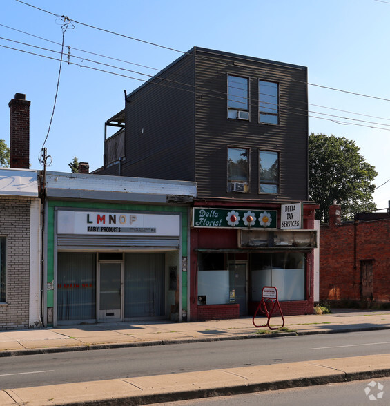 1115 Main St E, Hamilton, ON à louer - Photo de l’immeuble – Image 2 sur 5