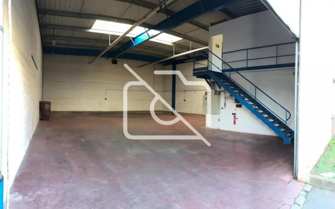 Industriel/Logistique dans Noisiel à louer Photo de l’immeuble– Image 1 sur 4