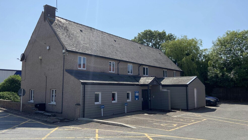 London Road, Dunchurch à louer - Photo de l’immeuble – Image 1 sur 26