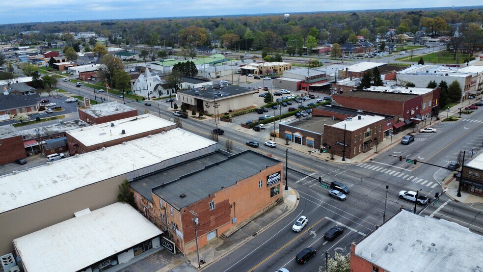 101-103 N Jackson St, Tullahoma, TN à vendre - Photo de l’immeuble – Image 2 sur 6