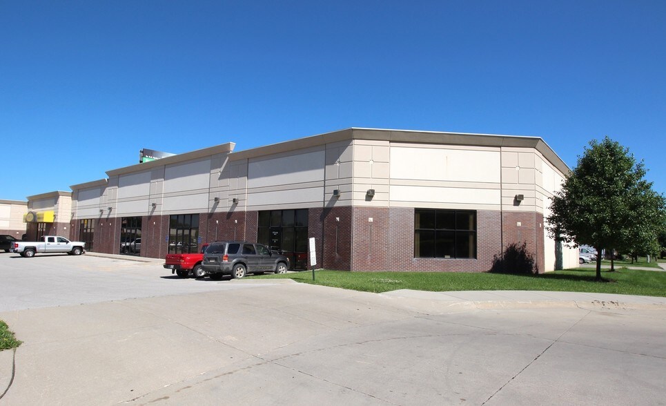 700 Van Dorn St, Lincoln, NE à louer - Photo de l’immeuble – Image 3 sur 8