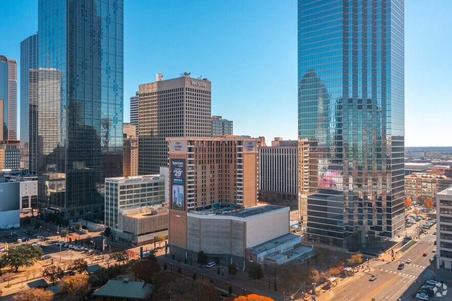 1015 Elm St, Dallas, TX à vendre - Aérien – Image 3 sur 23