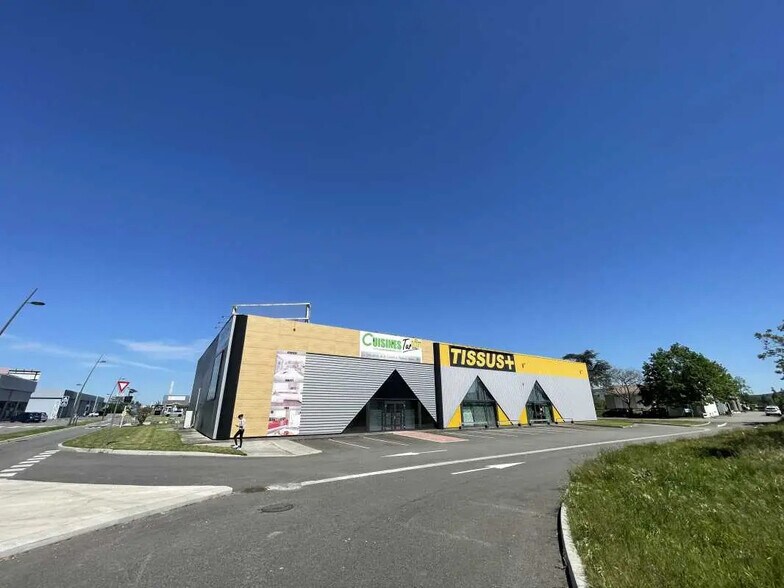 Local commercial dans Portet-sur-Garonne à louer - Photo de l’immeuble – Image 2 sur 4