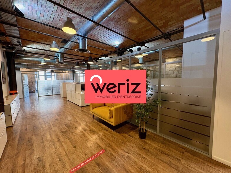 10 Place De La Joliette, Marseille à louer - Photo de l’immeuble – Image 3 sur 6