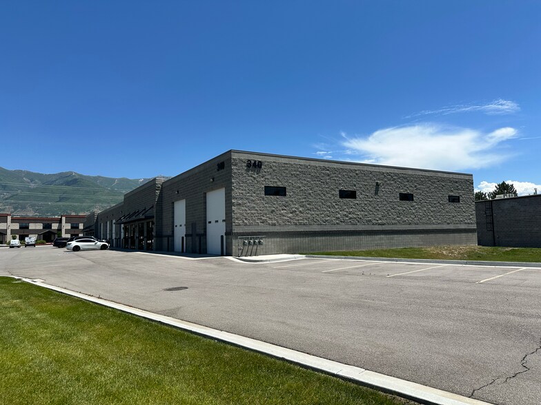 340 N Kays Dr, Kaysville, UT à louer - Photo de l’immeuble – Image 3 sur 12
