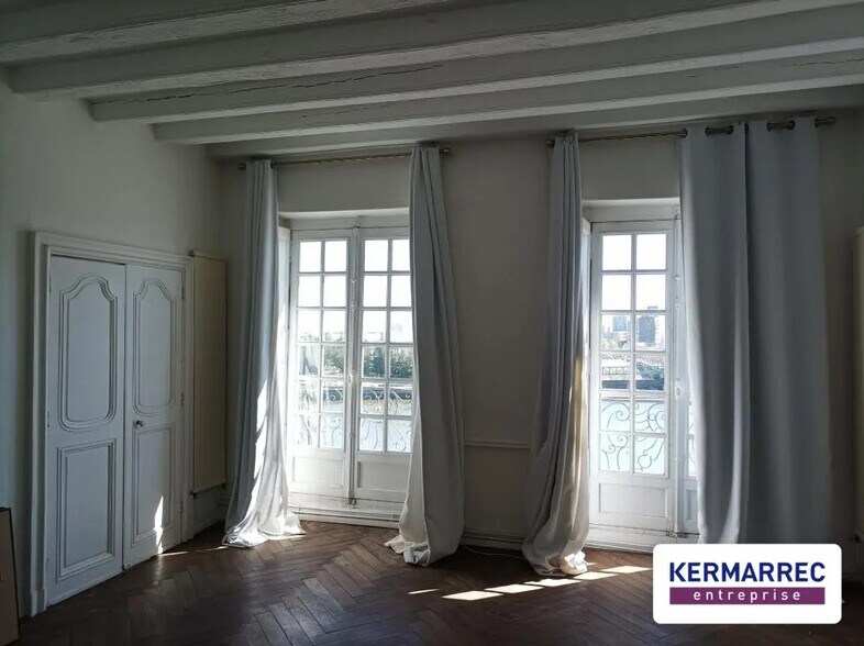 Bureau dans Nantes à vendre - Photo de l’immeuble – Image 2 sur 11