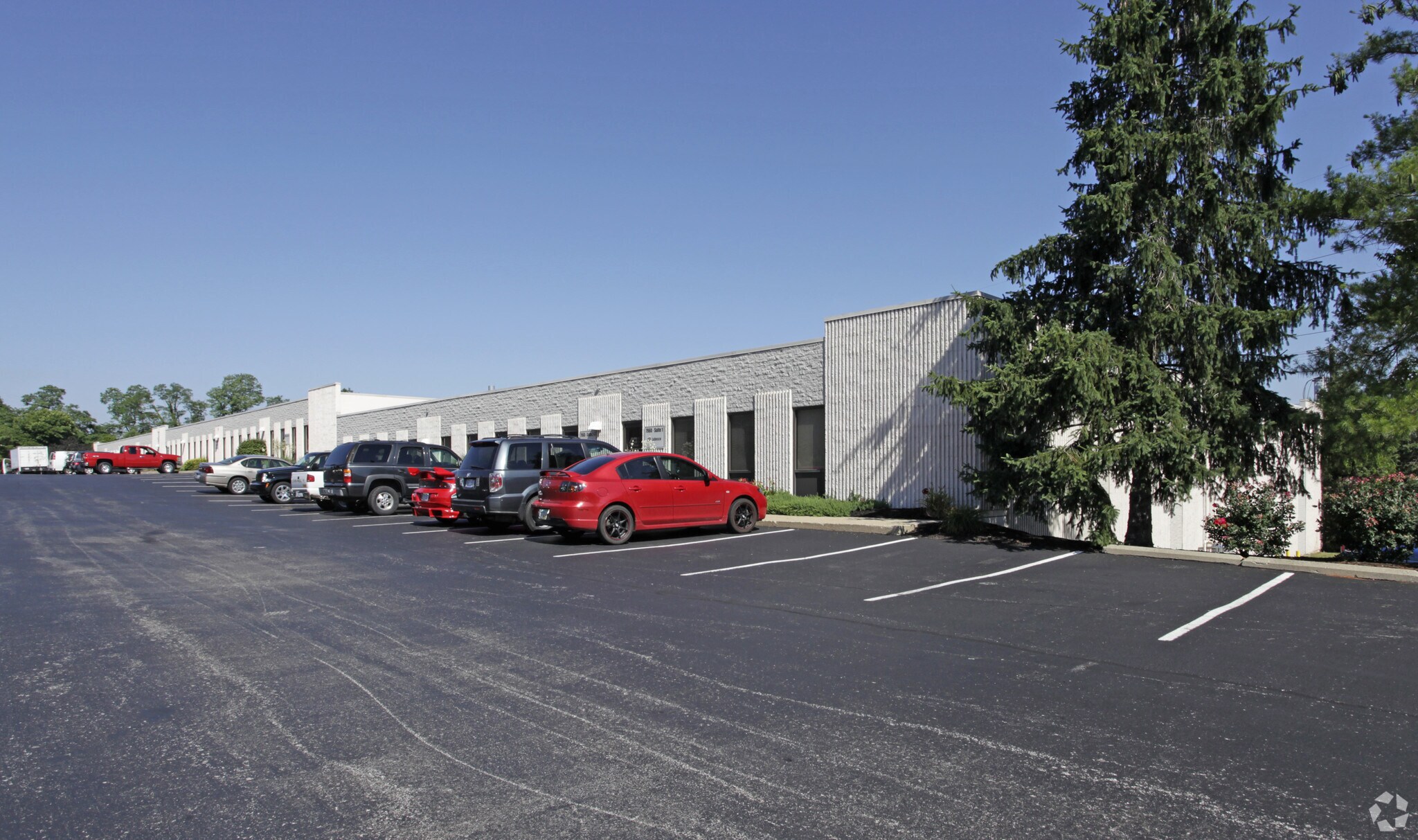 7960 Kentucky Dr, Florence, KY à louer Photo principale– Image 1 sur 3