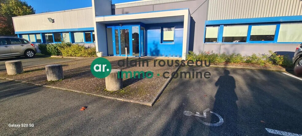 Bureau dans Écouflant à louer - Photo de l’immeuble – Image 2 sur 4