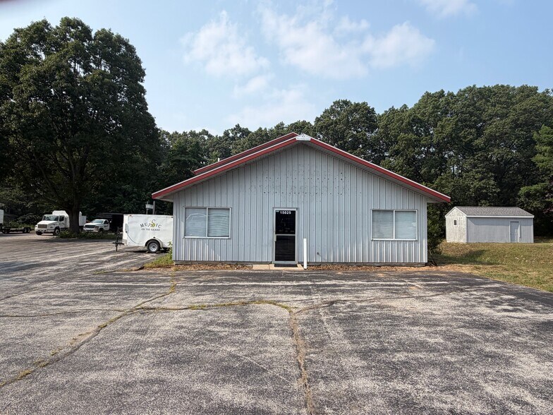 15025 Cleveland St, Spring Lake, MI à louer - Photo de l’immeuble – Image 2 sur 3