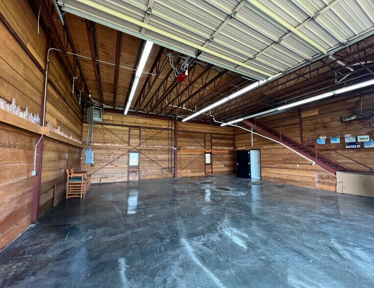 10115 E 45th Pl, Tulsa, OK à vendre - Photo de l’immeuble – Image 3 sur 8