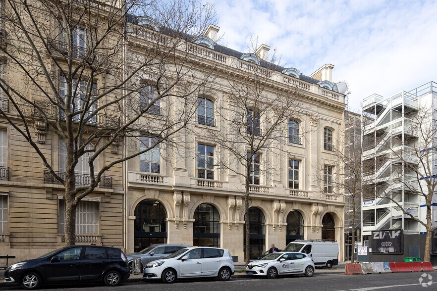 49 Avenue D'Iena, Paris à louer - Photo de l’immeuble – Image 2 sur 5