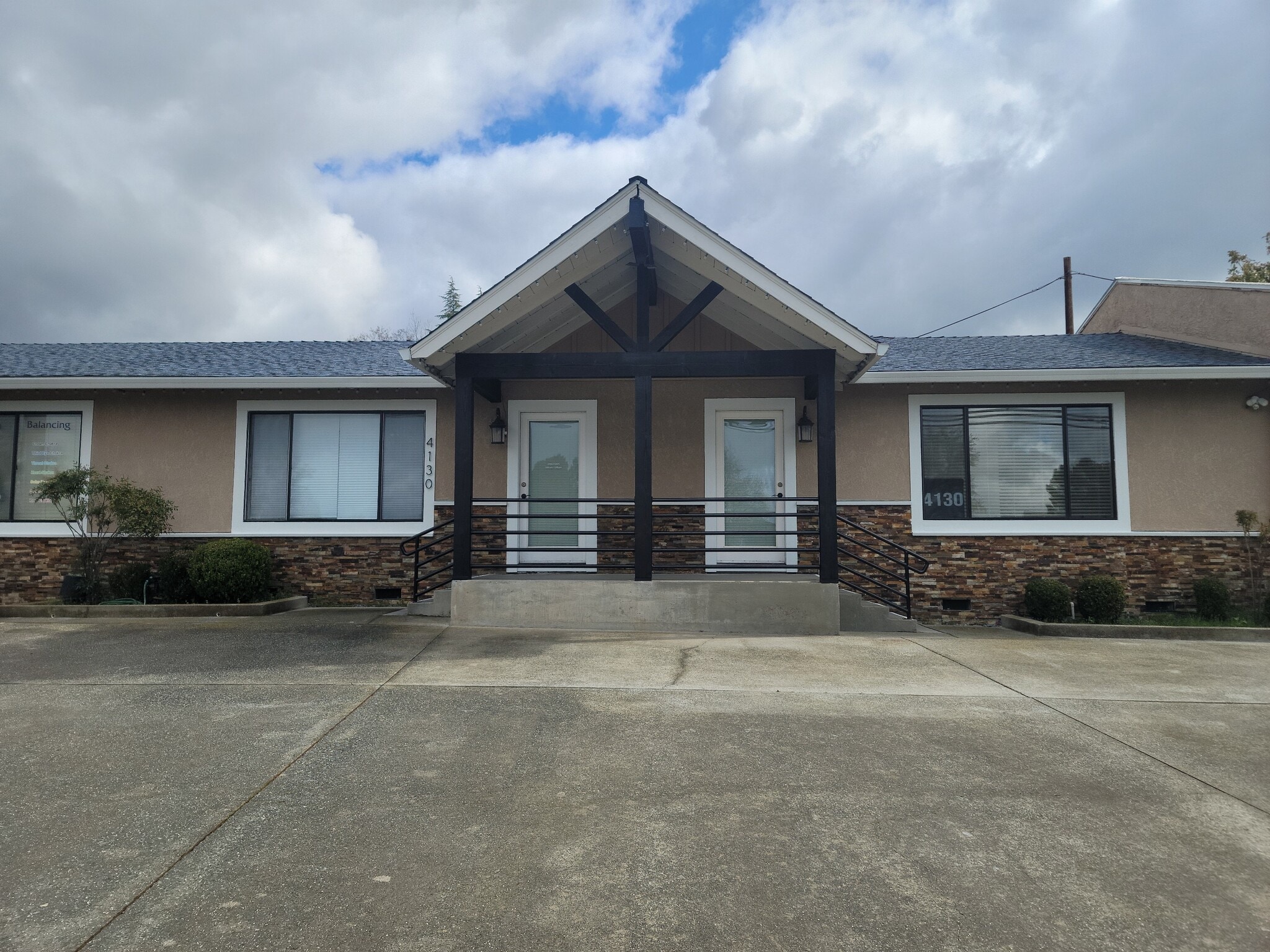 4130-4136 Grass Valley Hwy, Auburn, CA à louer Photo de l’immeuble– Image 1 sur 23