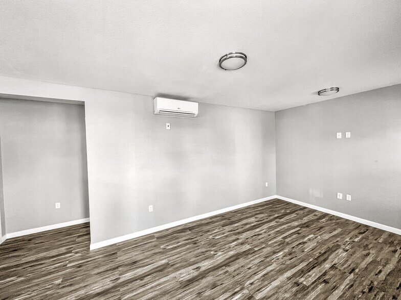 7042 Somerset Blvd, Paramount, CA à vendre - Photo de l’immeuble – Image 3 sur 20