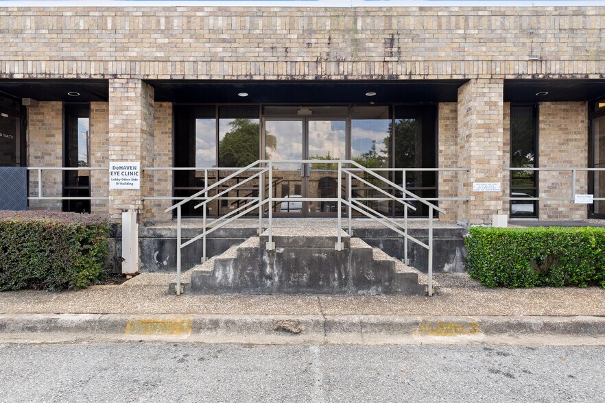 1705 Judson Rd, Longview, TX à louer - Photo de l’immeuble – Image 2 sur 12