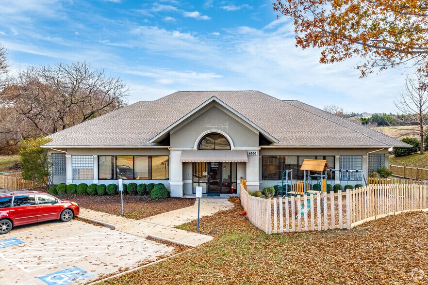 6200 W Virginia Pky, McKinney, TX à louer - Photo de l’immeuble – Image 2 sur 4