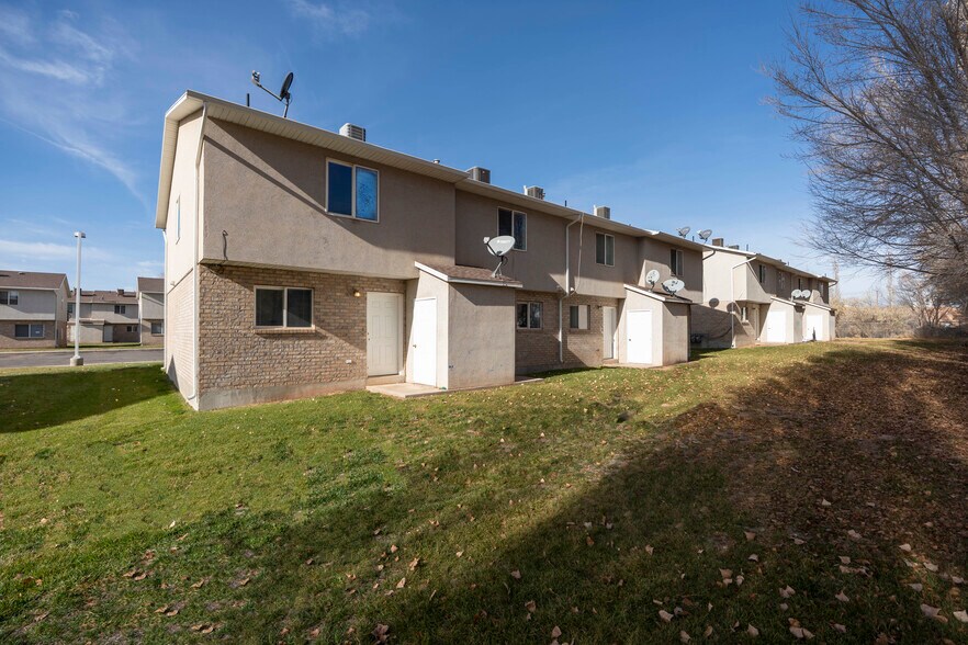 275-360 S 300 E, Roosevelt, UT à vendre - Photo de l’immeuble – Image 3 sur 28