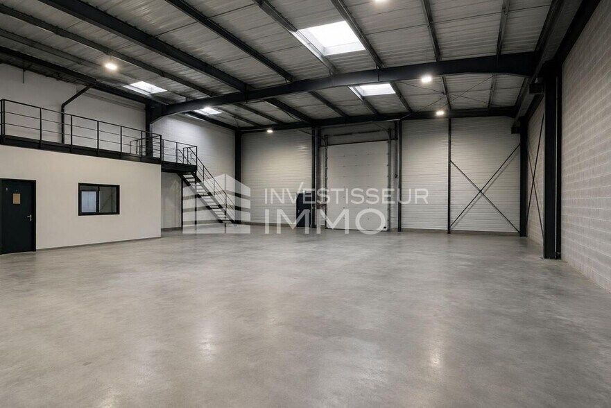 Local d'activités dans Moret Loing Et Orvanne à vendre - Photo de l’immeuble – Image 1 sur 2