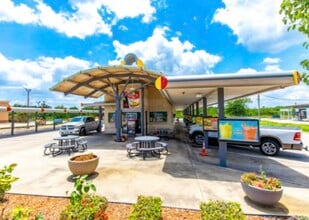 6767 W Port Arthur Rd, Port Arthur, TX à louer Photo intérieure– Image 1 sur 18