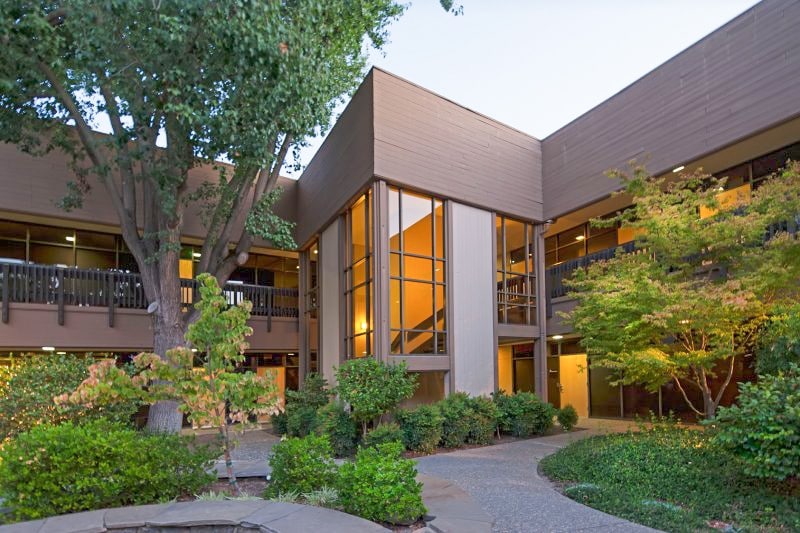 1851 Heritage Ln, Sacramento, CA à louer - Photo de l’immeuble – Image 2 sur 4