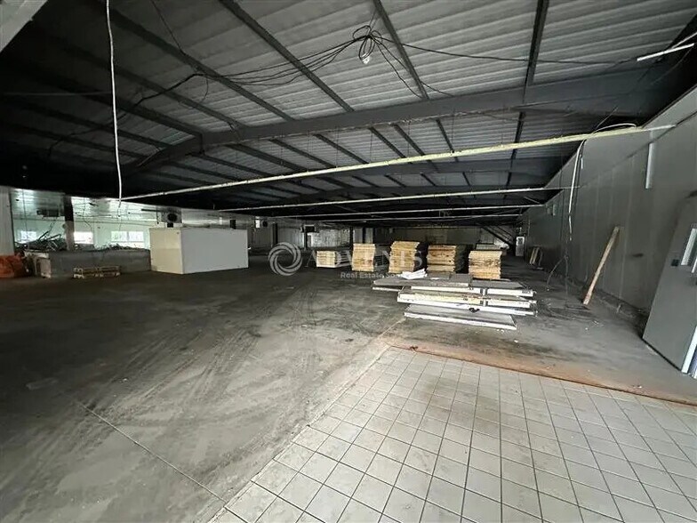 Local d’activités dans Lormont à louer - Photo de l’immeuble – Image 3 sur 12