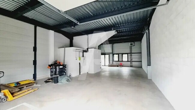 Plus de détails pour 5 Avenue Edouard Herriot, Fresnes - Local d'activités à louer