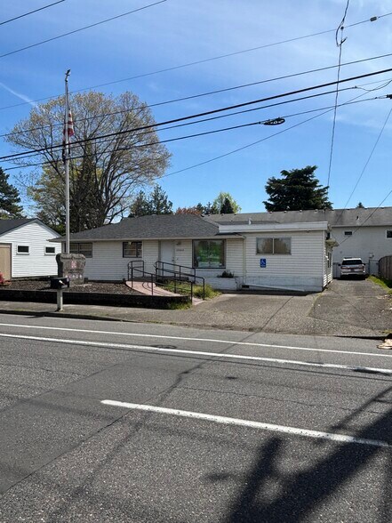 12440 NE Halsey St, Portland, OR à vendre - Photo de l’immeuble – Image 3 sur 5