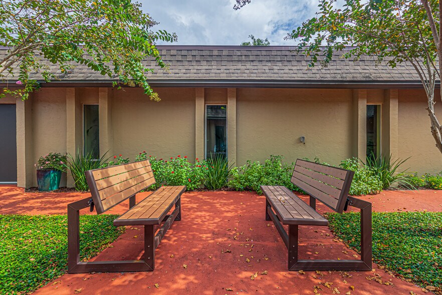 119 W Plymouth Ave, Deland, FL à louer - Photo de l’immeuble – Image 1 sur 66