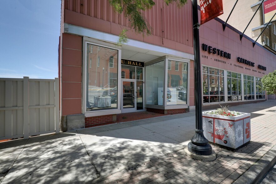 516 Maine St, Quincy, IL à vendre - Photo de l’immeuble – Image 2 sur 38