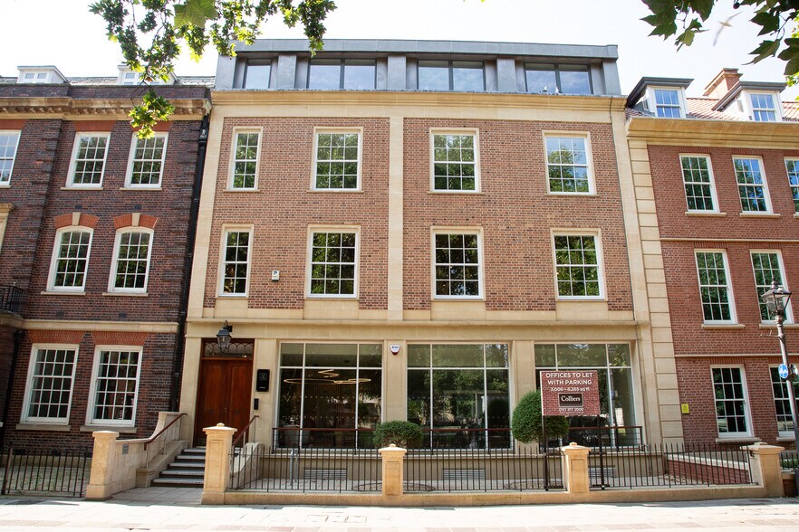31-32 Queen Sq, Bristol à louer - Photo de l’immeuble – Image 2 sur 4
