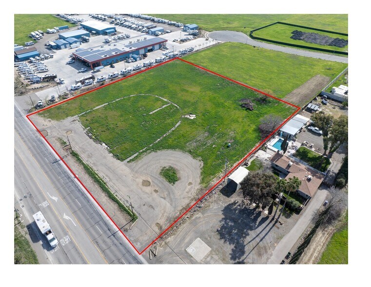 2527 E Pacheco Blvd, Los Banos, CA à vendre - Aérien – Image 2 sur 14