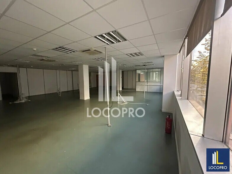 Bureau dans Nice à louer - Photo de l’immeuble – Image 3 sur 19