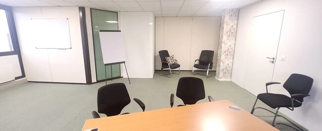 Plus de détails pour 57 Boulevard De La République, Chatou - Bureau à louer