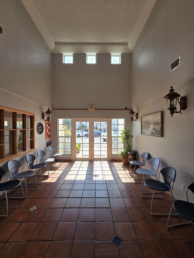 7777 N University Dr, Tamarac, FL 33321 - Lot 101S -  - Photo intérieure - Image 1 of 2