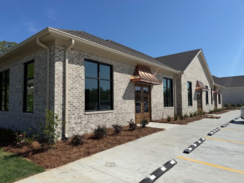 2500 Interstate Dr, Opelika, AL à louer - Photo de l’immeuble – Image 3 sur 15