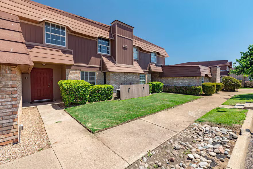 7404 Lyrewood Ln, Oklahoma City, OK à vendre - Photo de l’immeuble – Image 2 sur 2