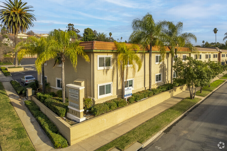 312 S Juniper St, Escondido, CA à louer - Photo de l’immeuble – Image 3 sur 4
