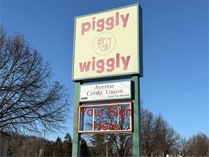 808-810 N Monroe St, Waterloo, WI à louer Photo intérieure– Image 2 sur 16